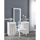 Signature Design by Ashley Chalanna B822B7 Vanity with Mirror IMAGE 5
